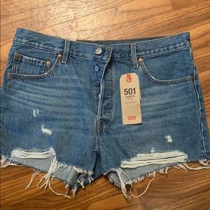 Mid Rise Levi 501 med wash shorts
